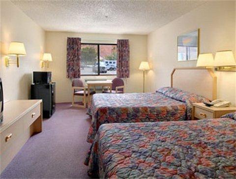 Super 8 Motel Moab 02